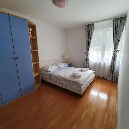 Apartment Tina Split